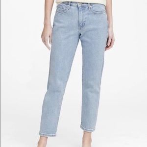 BananaRepublicMid-rise Relaxed Straight Ankle Jean
